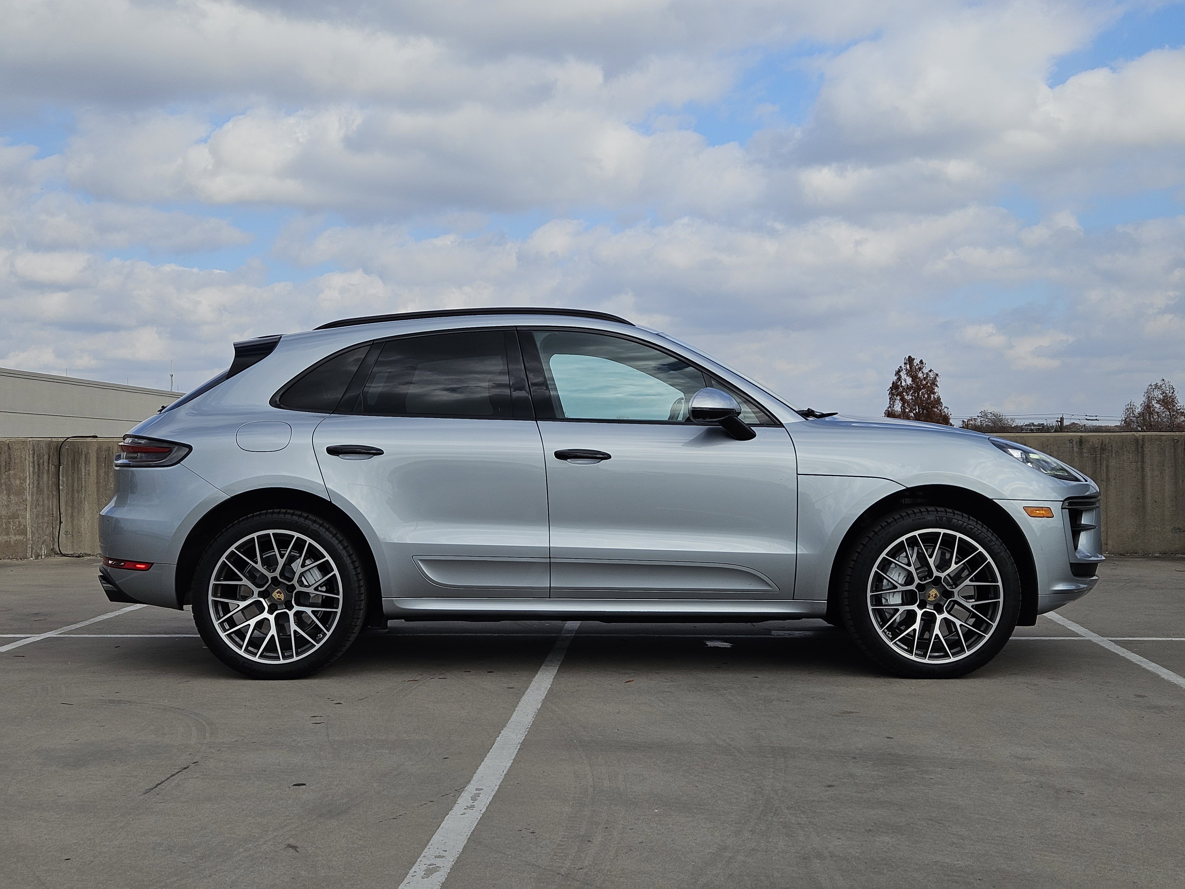 Used 2021 Porsche Macan Turbo image 9