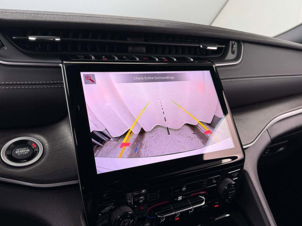 New 2025 Jeep Grand Cherokee L Limited image 32