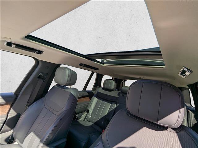 Certified 2025 Land Rover Range Rover Long Wheelbase SE image 13