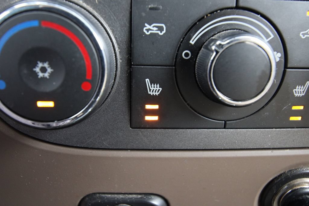Used 2009 Chevrolet HHR LT FWD image 12