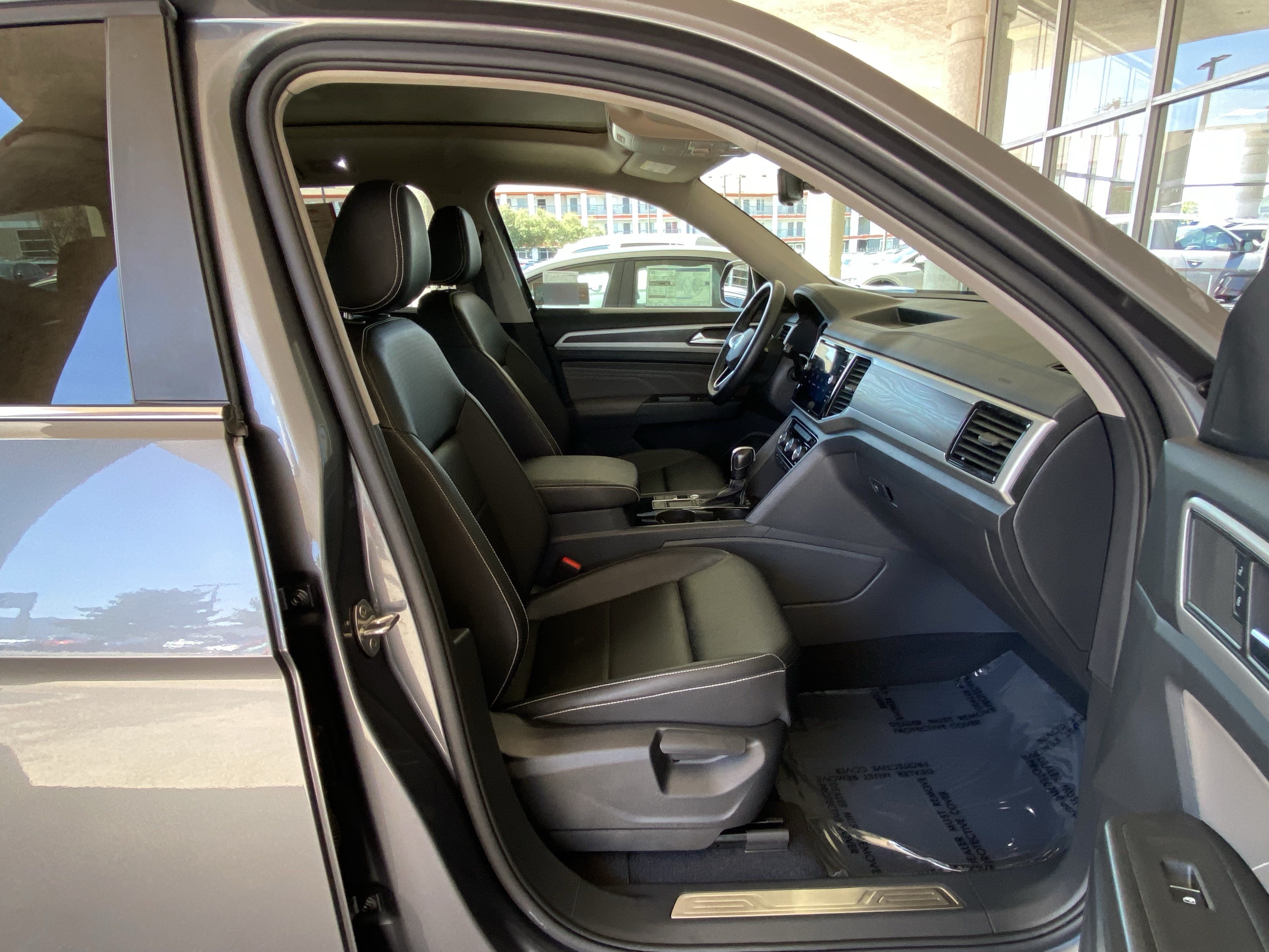 Certified 2023 Volkswagen Atlas SE w/ Panoramic Sunroof Package FWD image 44