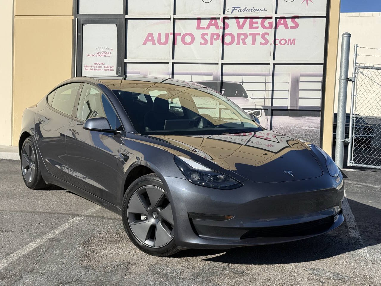 Used 2023 Tesla Model 3 Standard Range RWD image 2