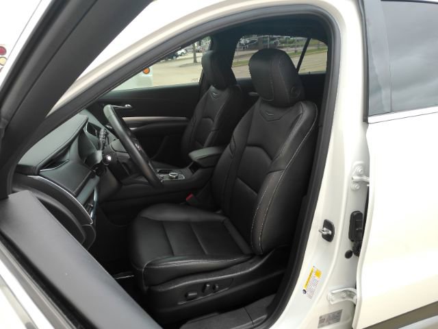 Used 2021 Cadillac XT4 Premium Luxury w/ Cold Weather Package image 6