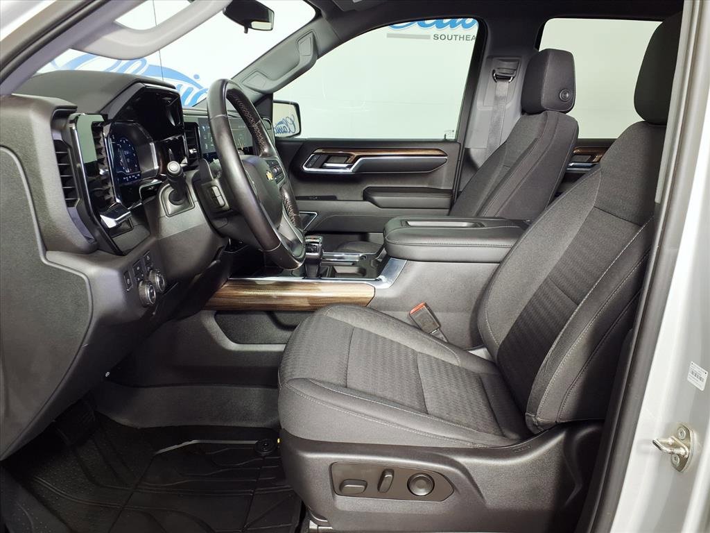 Used 2022 Chevrolet Silverado 1500 LT image 17