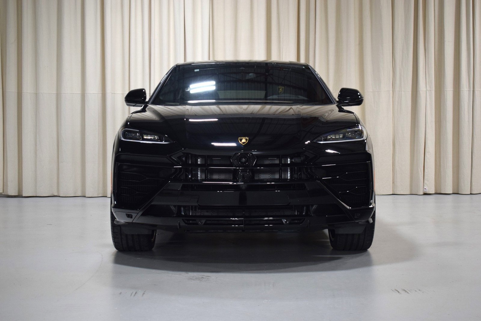Used 2025 Lamborghini Urus SE image 8
