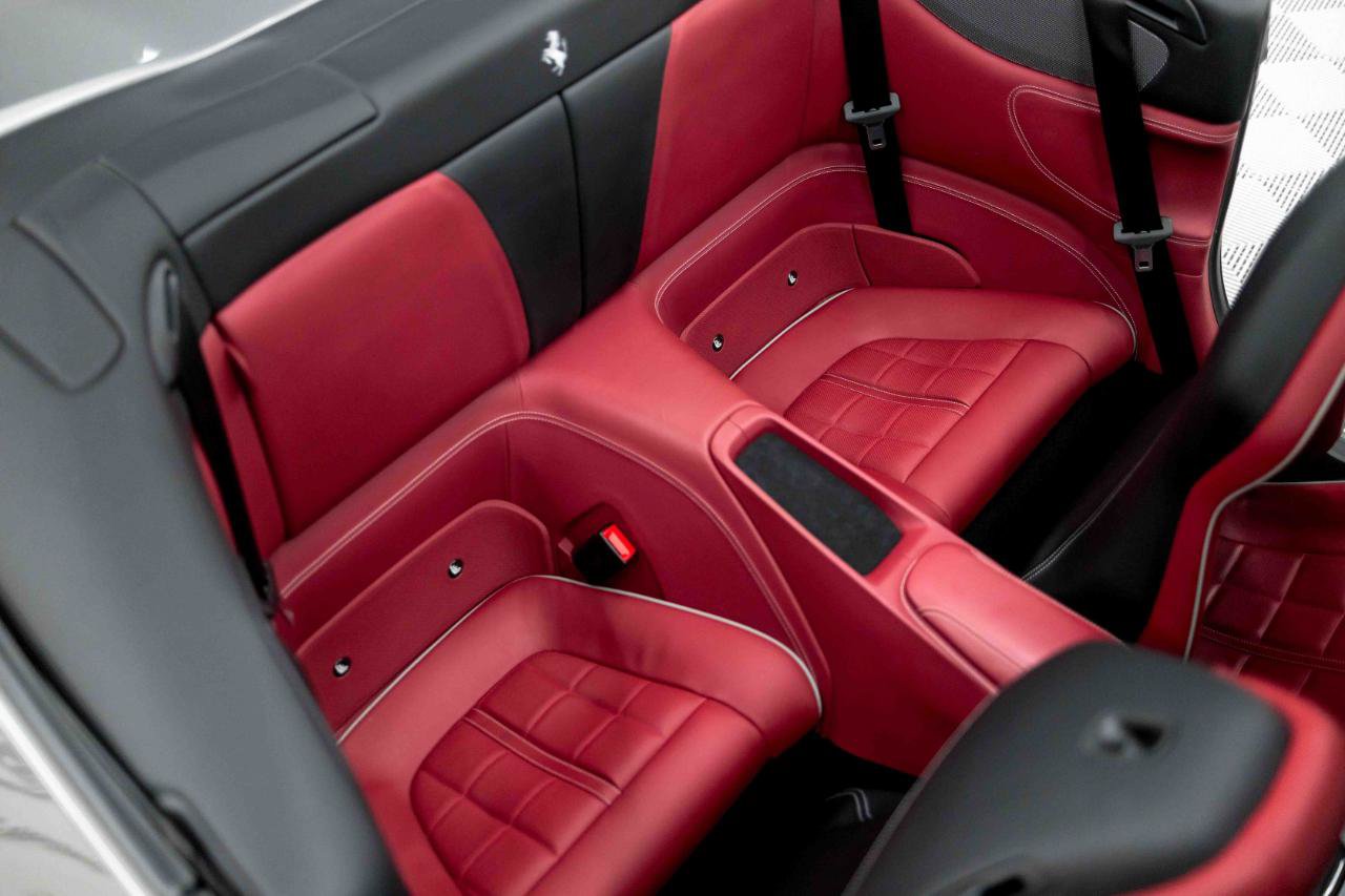 Used 2020 Ferrari Portofino RWD image 87