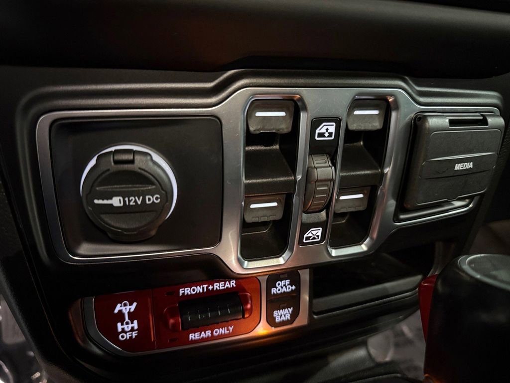 Used 2021 Jeep Wrangler Unlimited Rubicon w/ Uconnect 4C Nav & Sound Group AWD/4WD image 31