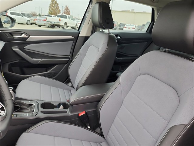 New 2026 Volkswagen Jetta SE image 11