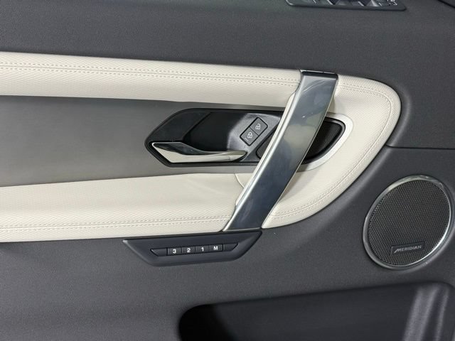 New 2026 Land Rover Discovery Sport Landmark AWD/4WD image 12