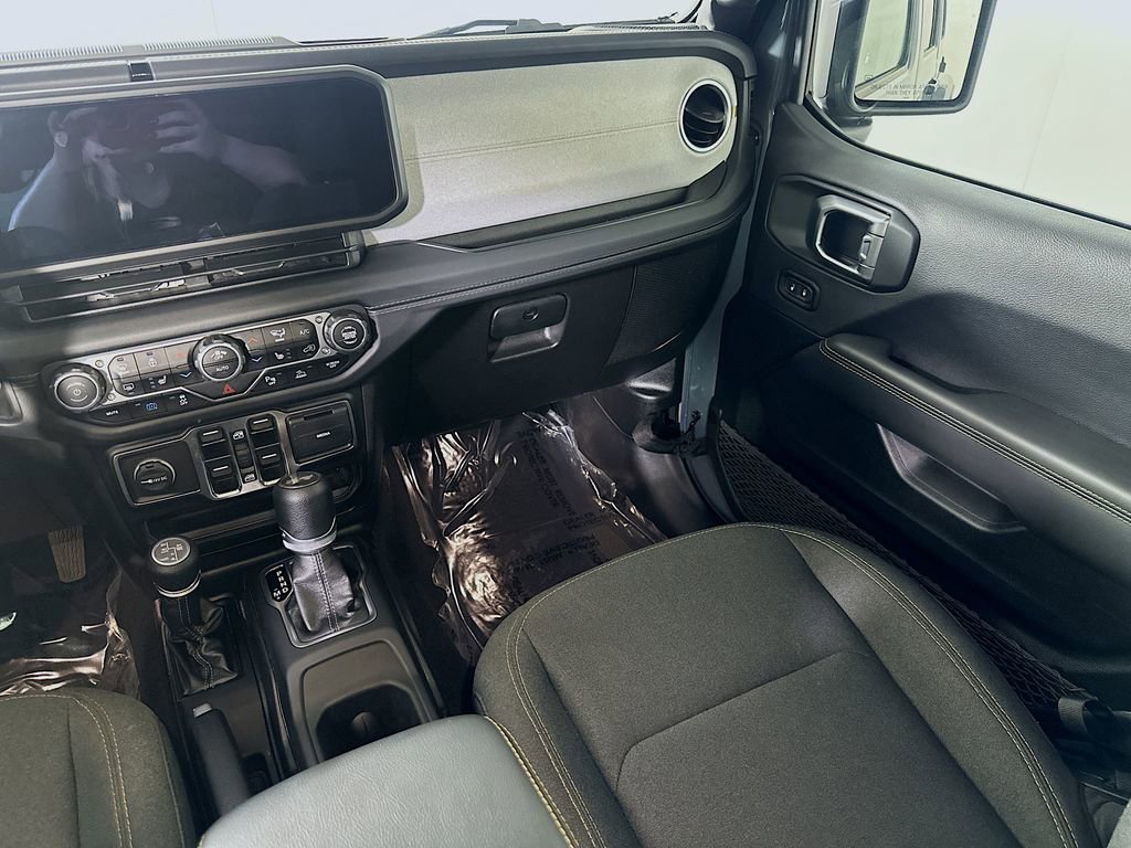 Used 2025 Jeep Wrangler Unlimited Sahara w/ Safety Group image 19