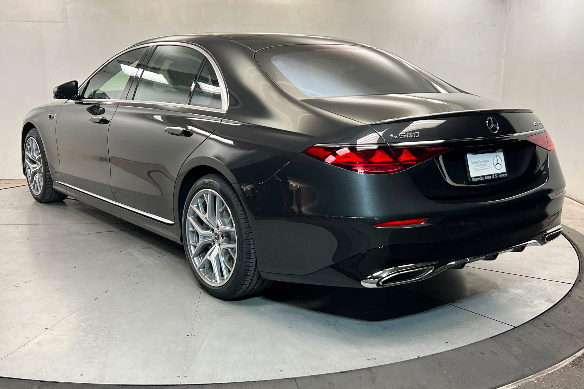 New 2027 Mercedes-Benz S 580 4MATIC Sedan image 3