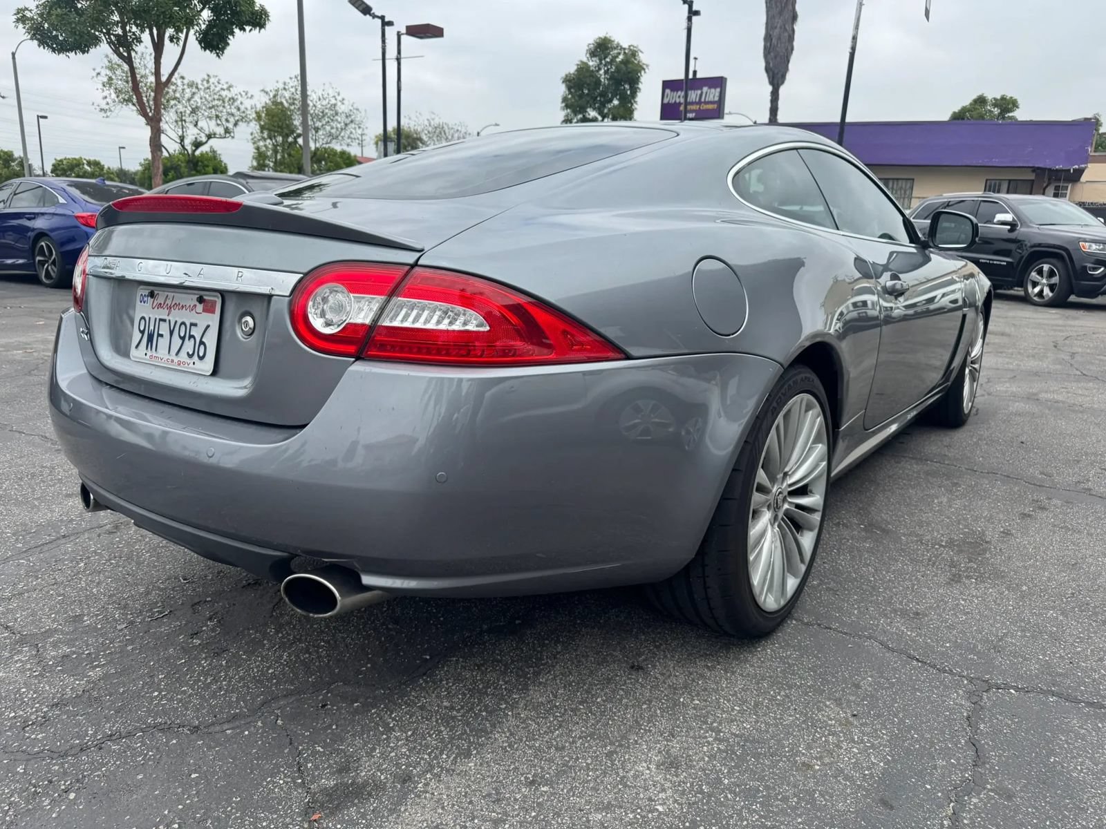 Used 2010 Jaguar XK Coupe RWD image 4