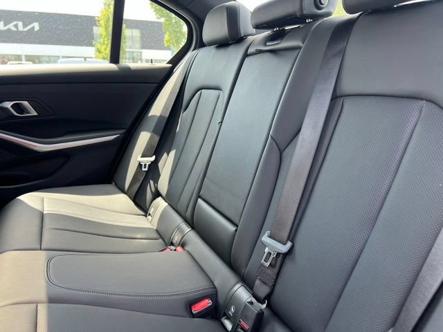 Used 2025 BMW 330i Sedan RWD image 32