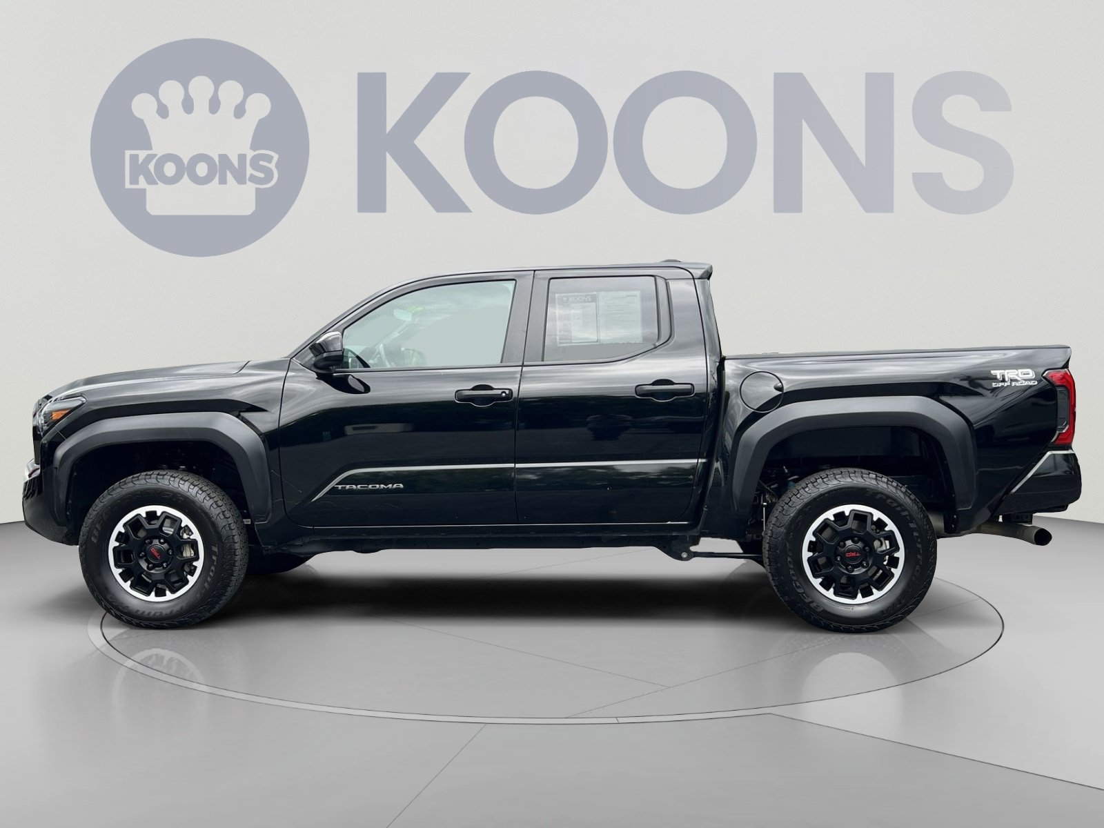 Used 2024 Toyota Tacoma TRD Off-Road AWD/4WD image 5