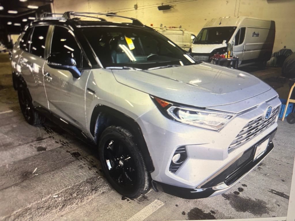 Used 2019 Toyota RAV4 XSE w/ XSE Weather Package AWD/4WD image 3