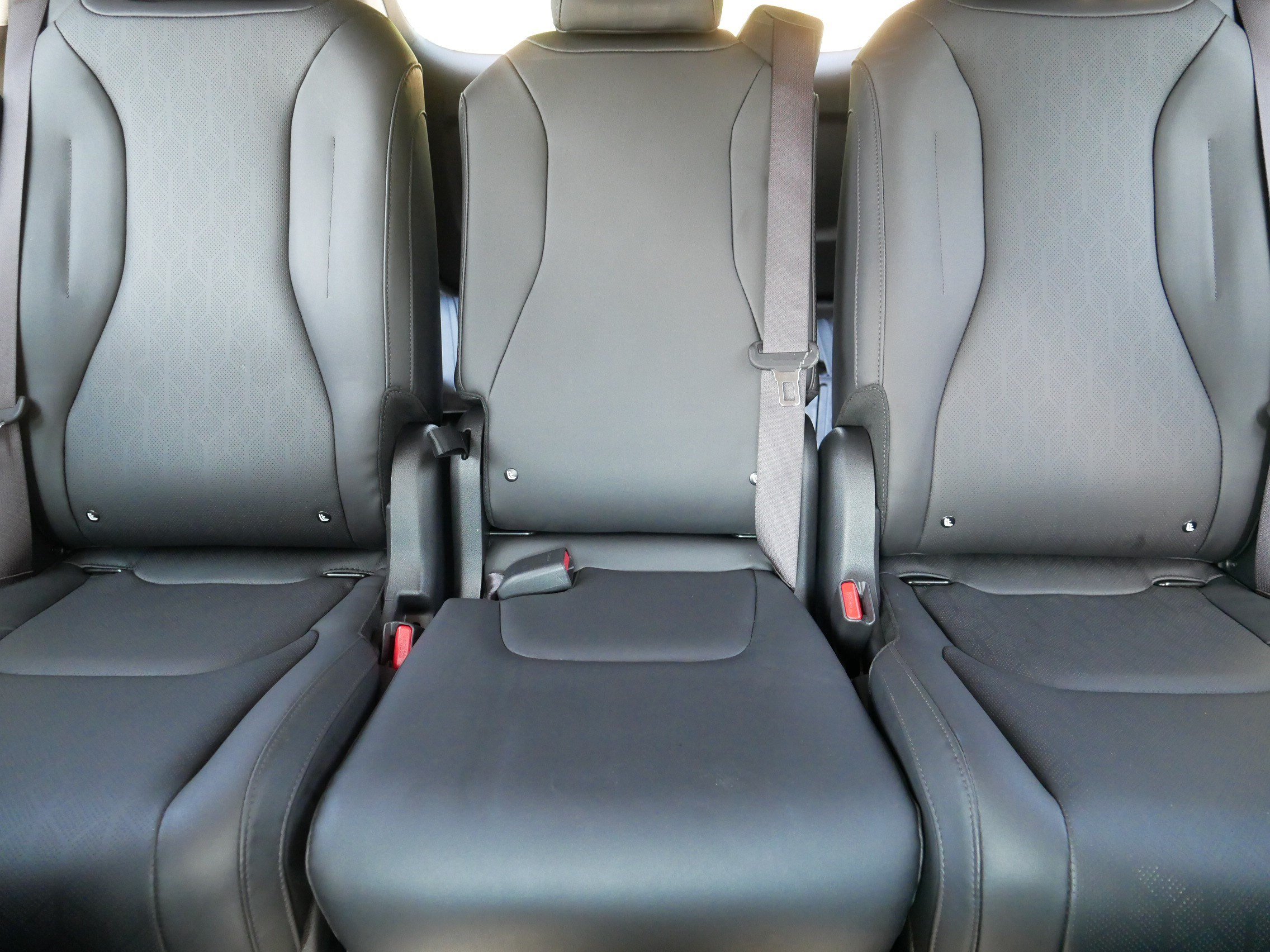 Certified 2024 Kia Carnival EX FWD image 13