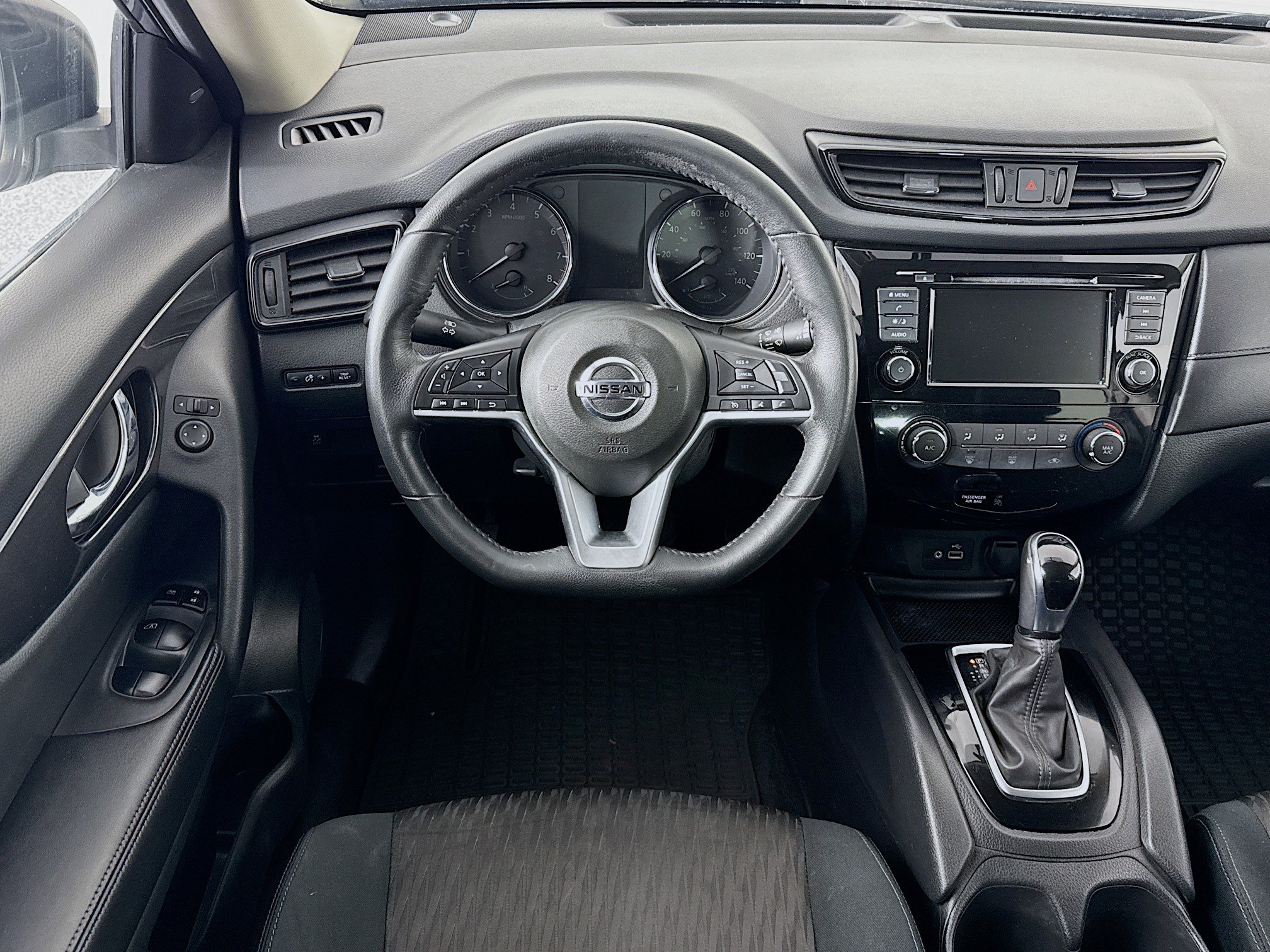 Used 2018 Nissan Rogue FWD image 21