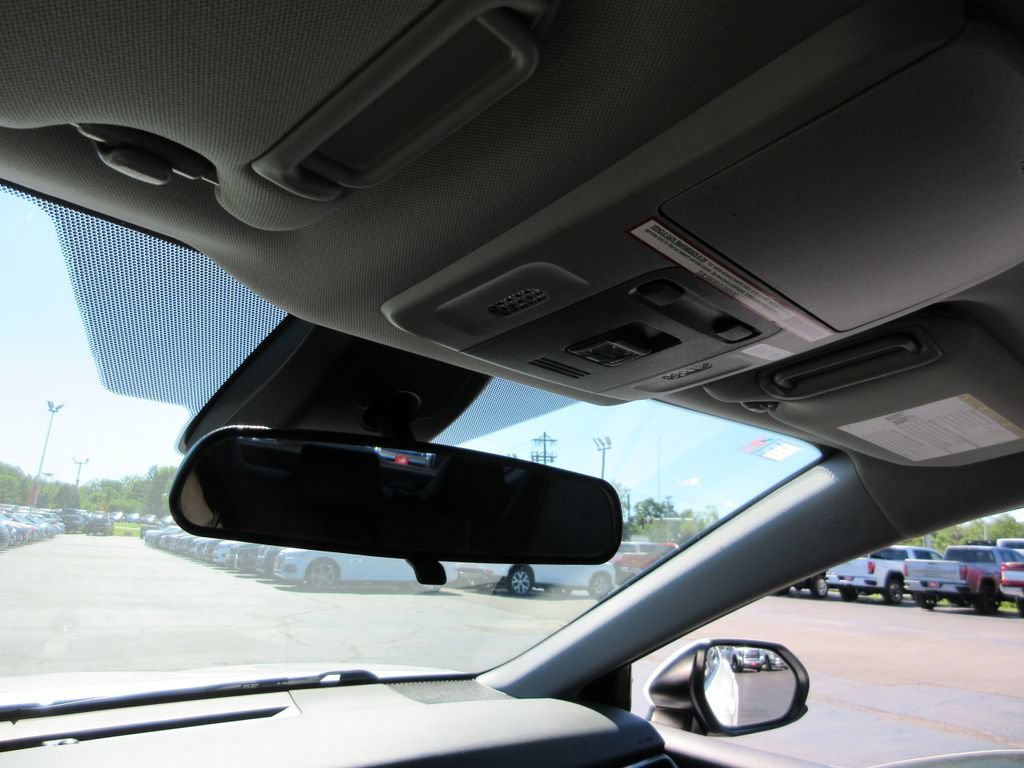 Used 2020 Toyota Camry SE FWD image 23