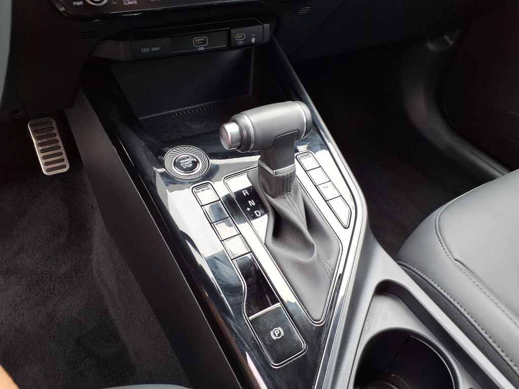 Used 2025 Kia Niro EX Touring FWD image 7