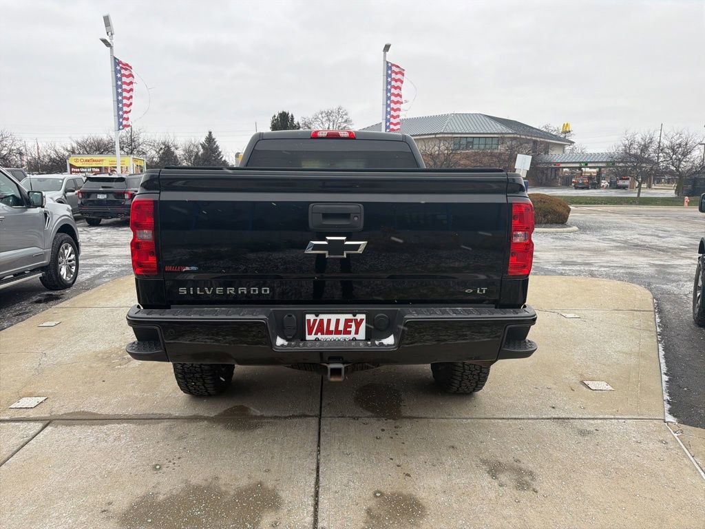 Used 2018 Chevrolet Silverado 1500 LT w/ Midnight Edition image 6