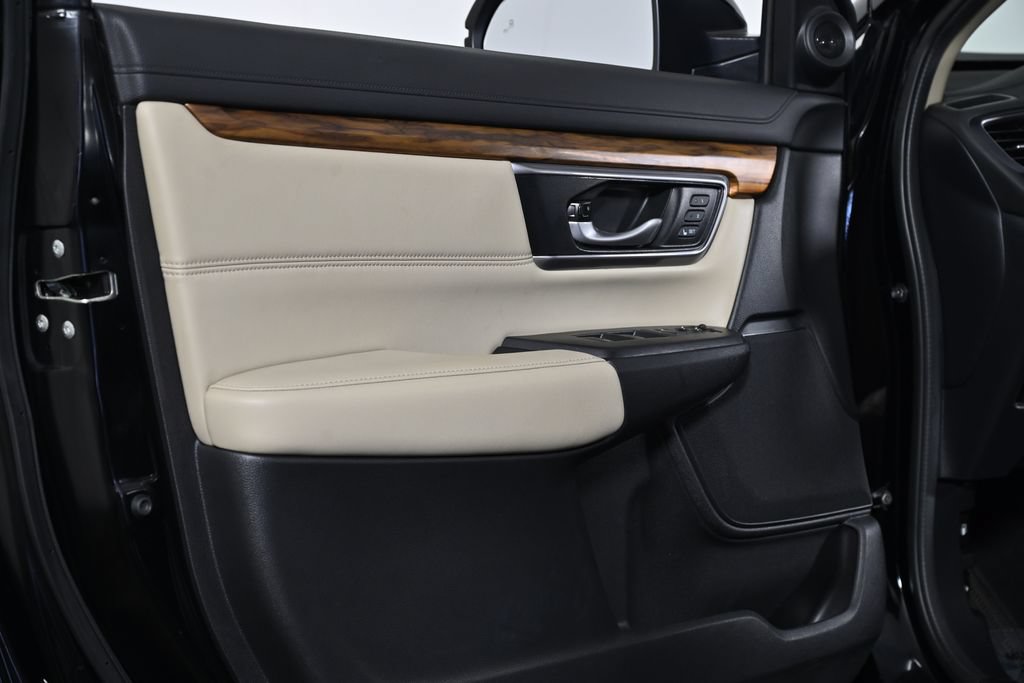 Used 2018 Honda CR-V Touring image 29