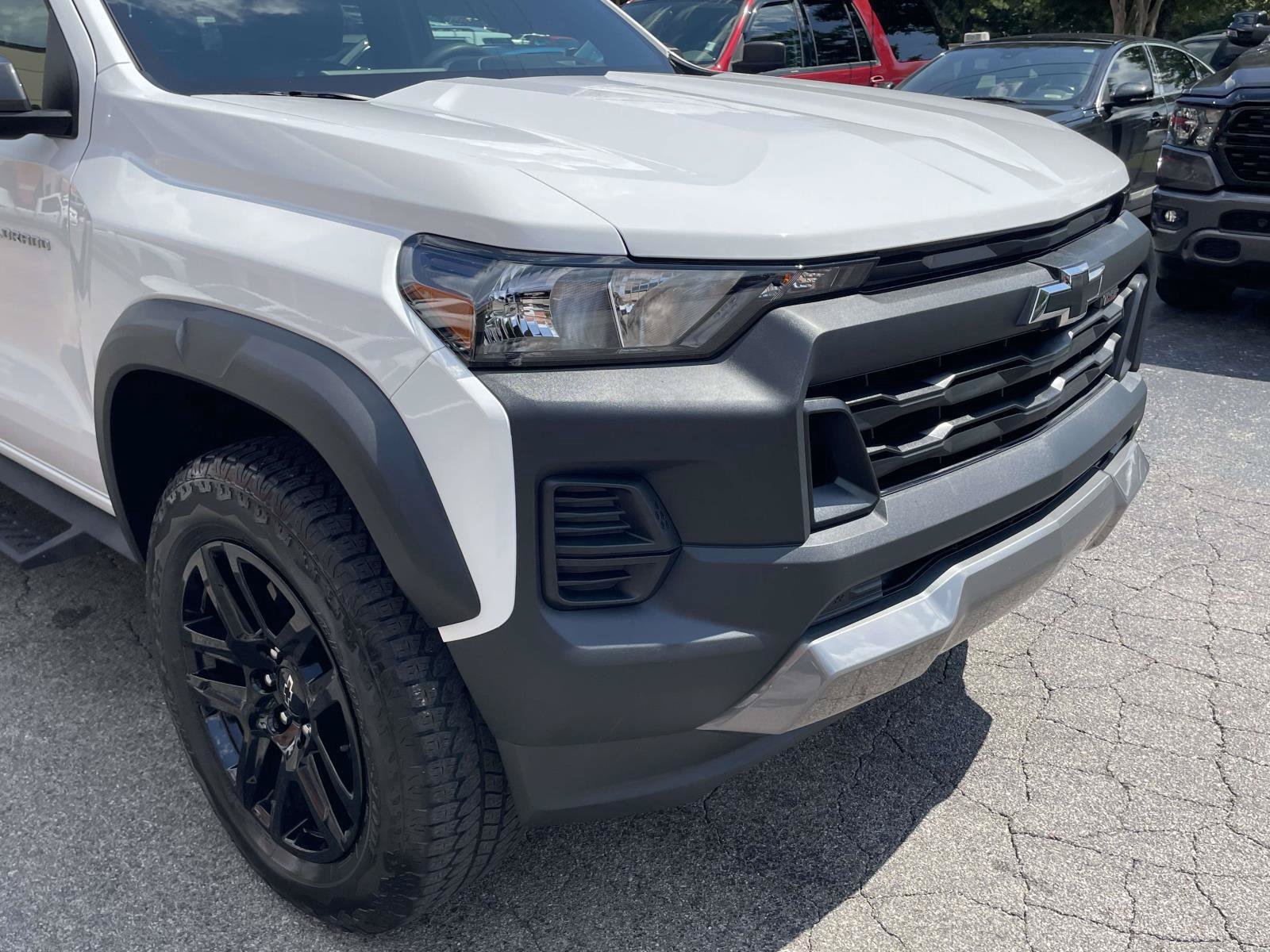 Used 2025 Chevrolet Colorado Trail Boss AWD/4WD image 25