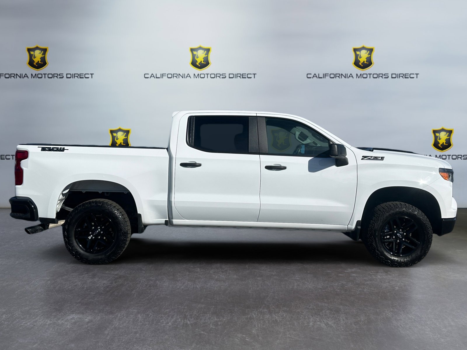 Used 2025 Chevrolet Silverado 1500 Custom Trail Boss w/ Dark Appearance Package image 6