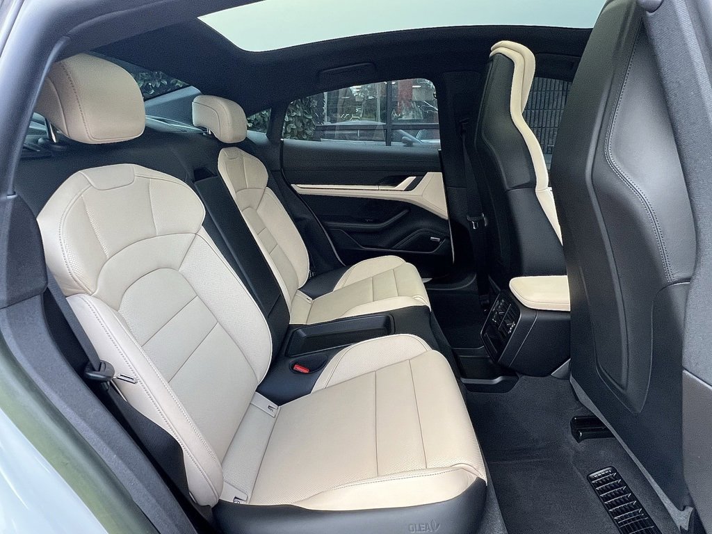 Used 2024 Porsche Taycan 4S image 33