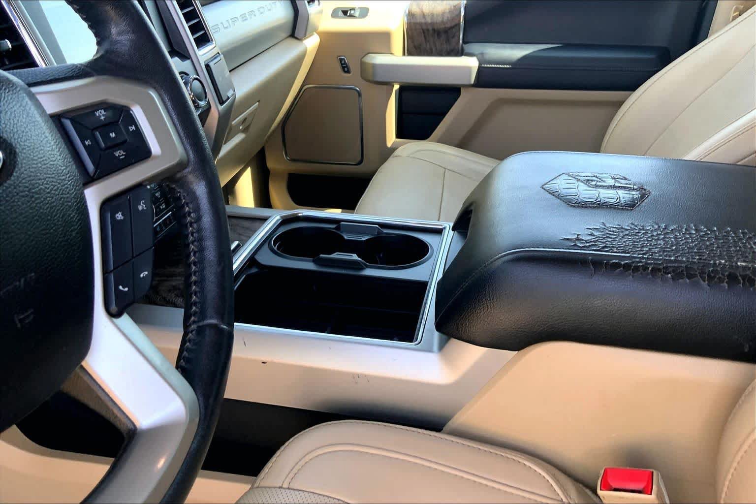 Used 2018 Ford F250 Lariat w/ Lariat Ultimate Package AWD/4WD image 17