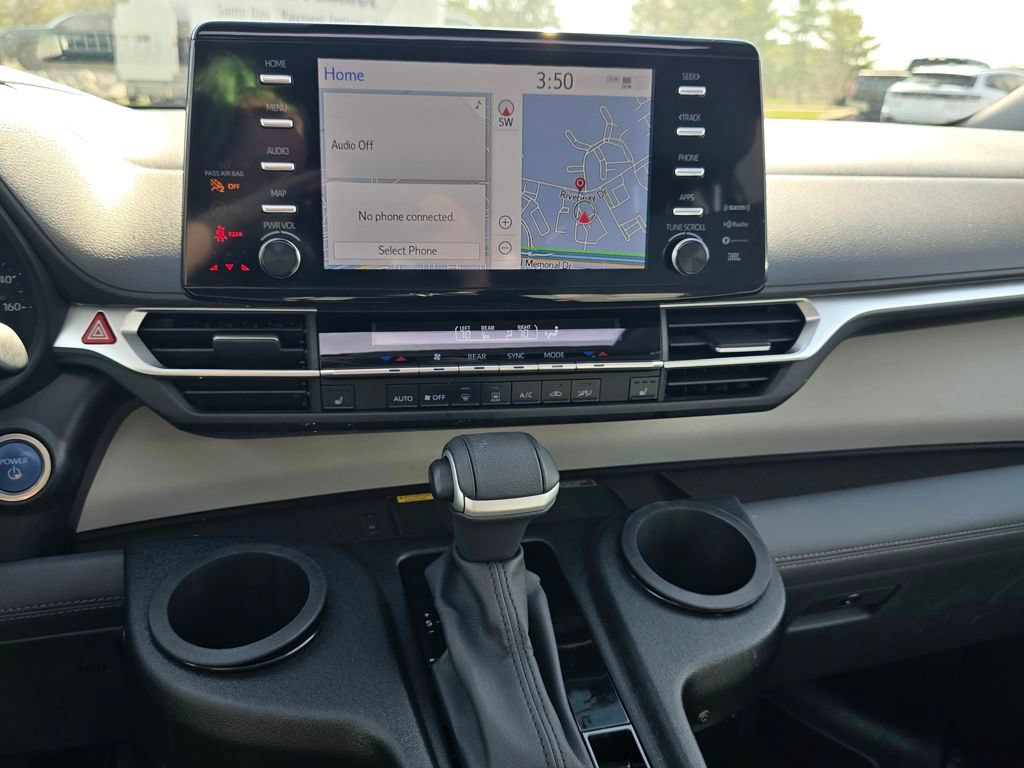 Used 2023 Toyota Sienna XLE w/ XLE Plus Package FWD image 28