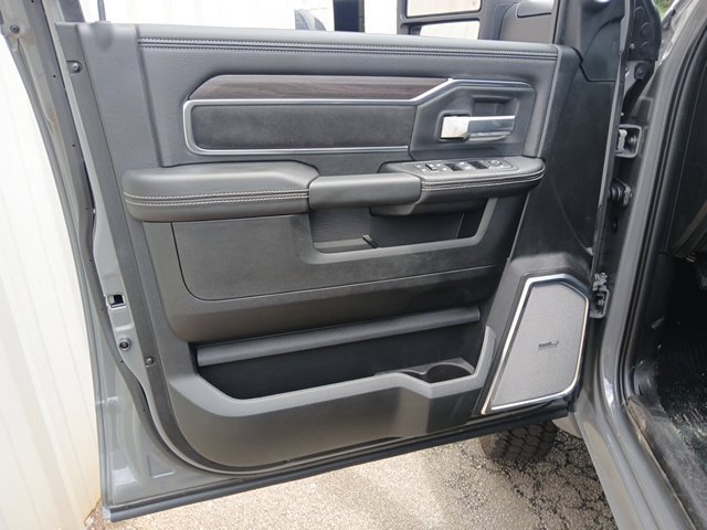 New 2026 RAM 4500 4x4 Crew Cab DRW w/ Laramie Trim Package image 63