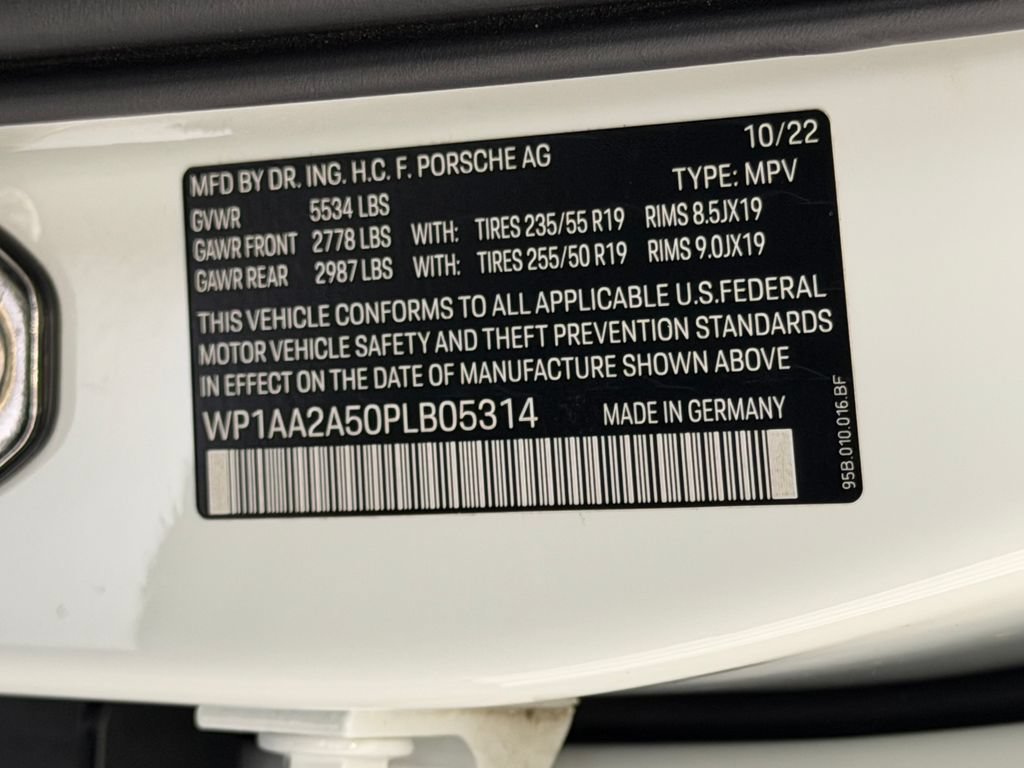 Certified 2023 Porsche Macan AWD/4WD image 26