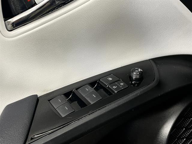 Used 2020 Toyota Prius XLE w/ Advanced Technology Package image 22