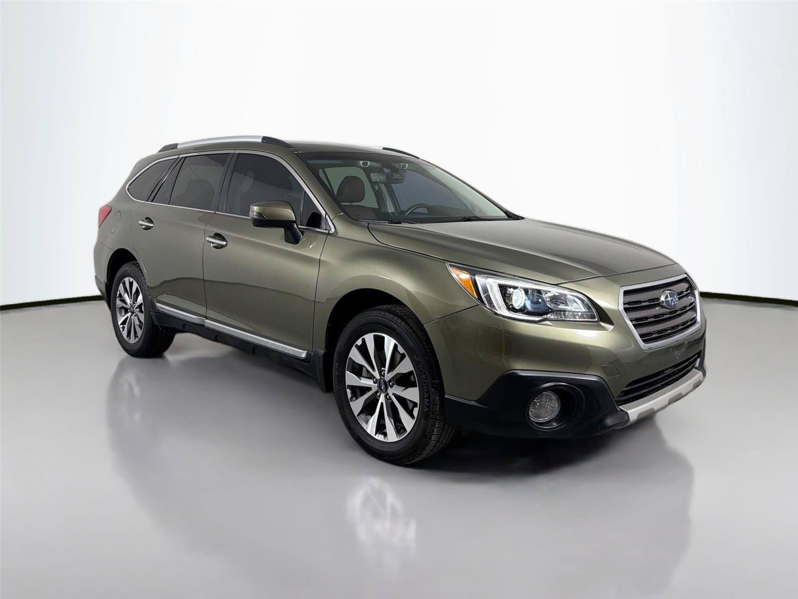 Used 2017 Subaru Outback 3.6R Touring w/ Popular Package #5A AWD/4WD image 3