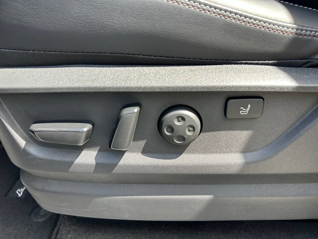 Used 2025 Nissan Armada Platinum Reserve RWD image 65
