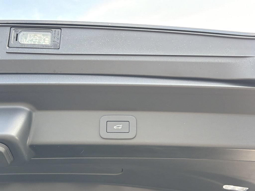 New 2026 Land Rover Range Rover Sport Dynamic SE AWD/4WD image 13