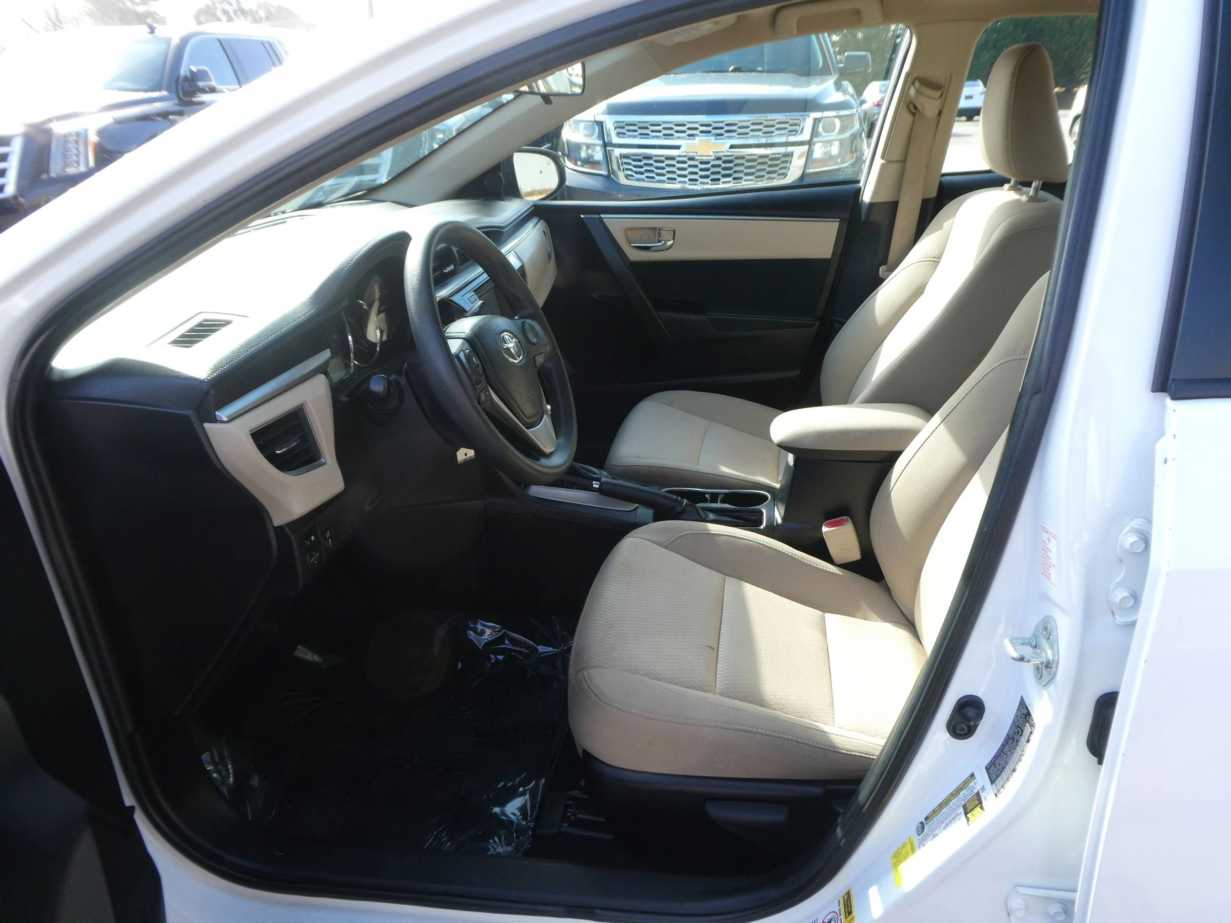 Used 2014 Toyota Corolla LE FWD image 12