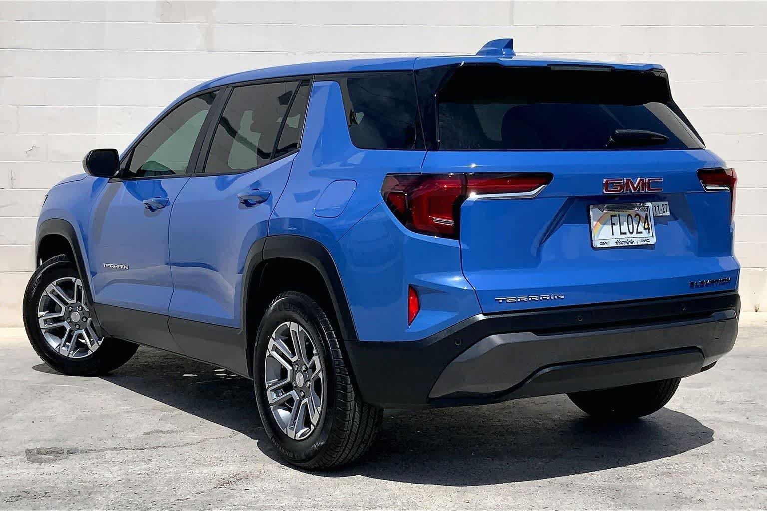 Used 2026 GMC Terrain Elevation w/ LPO, Floor Liner Package FWD image 4