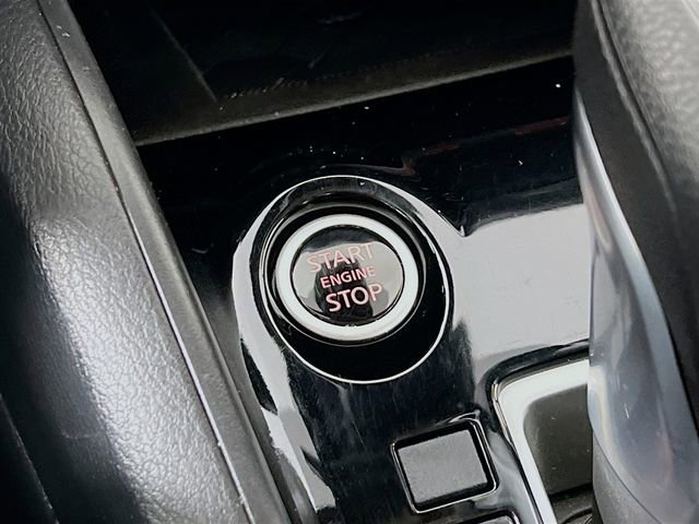 Used 2024 Nissan Versa SR image 16