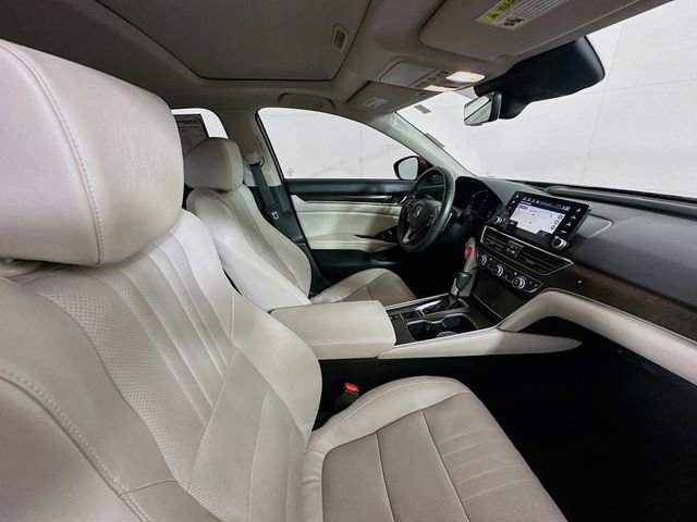 Used 2018 Honda Accord Touring image 30