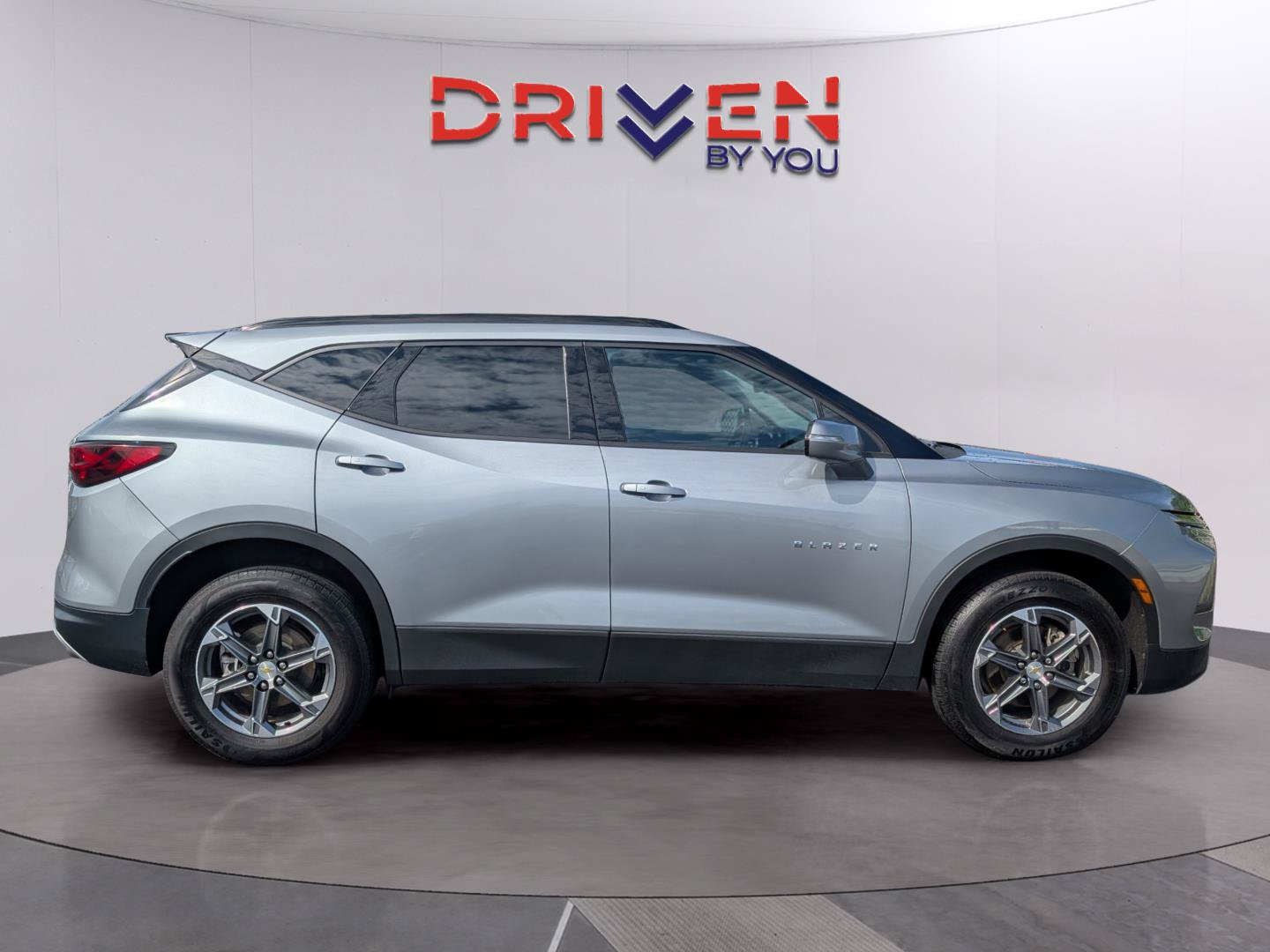 Used 2024 Chevrolet Blazer LT FWD image 6