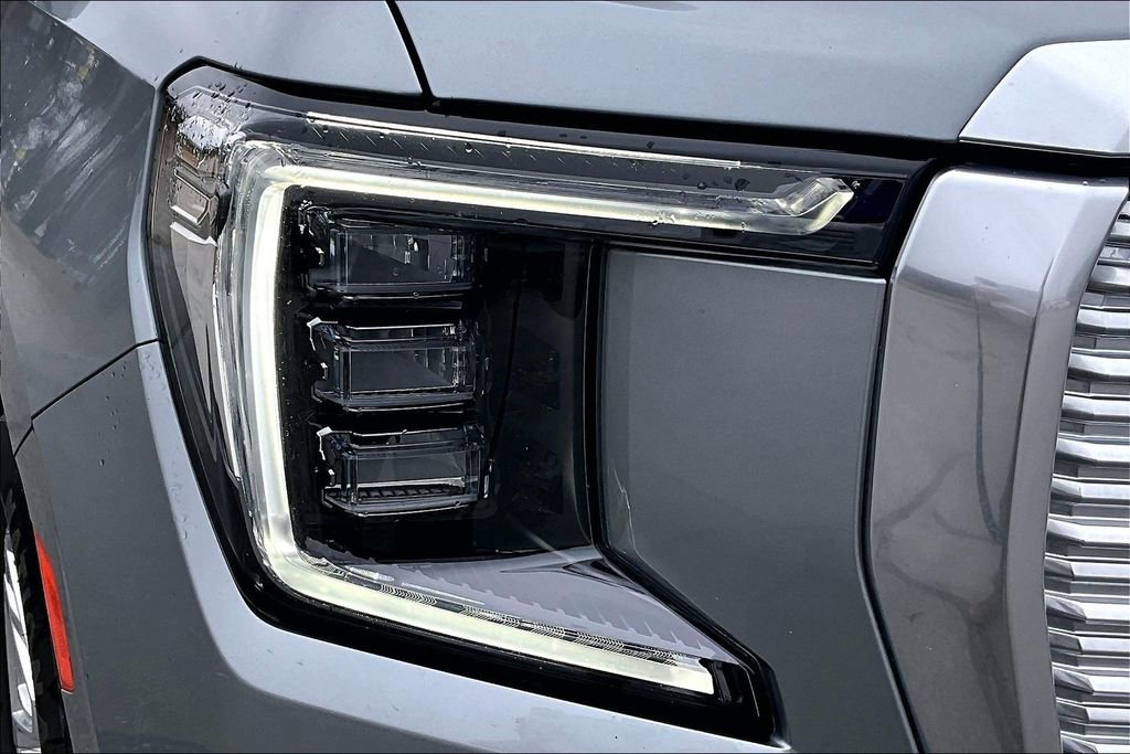 Used 2024 GMC Yukon XL Denali image 33