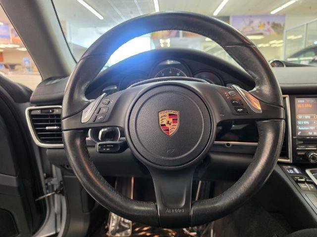 Used 2016 Porsche Panamera image 18