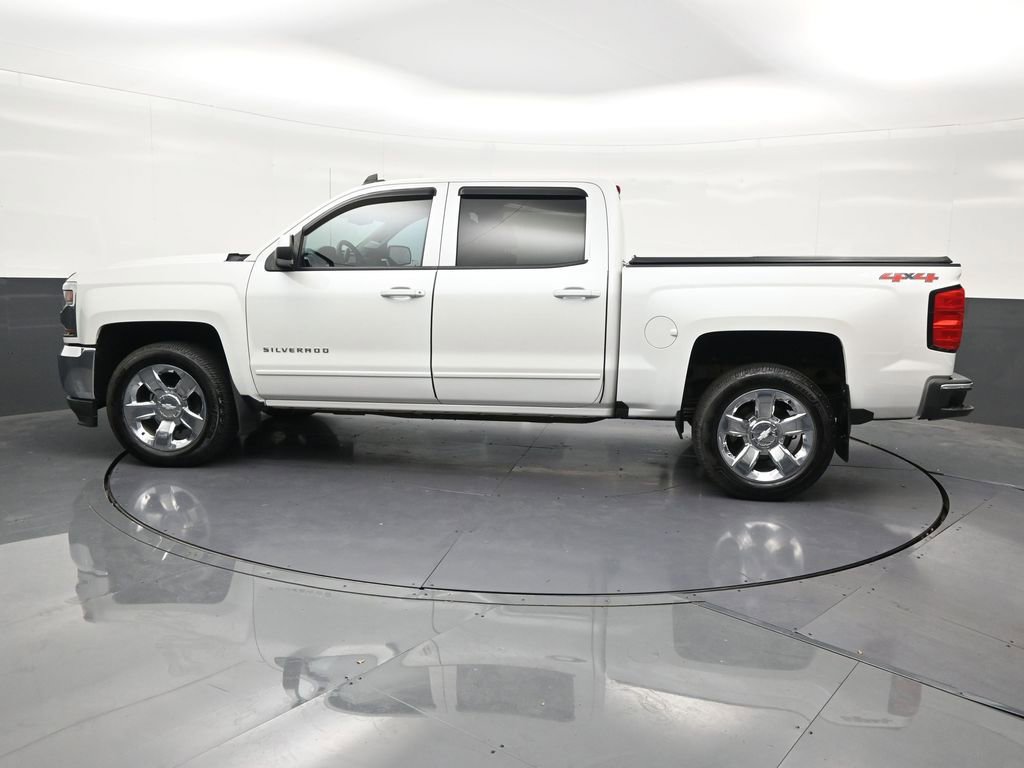 Used 2018 Chevrolet Silverado 1500 LT w/ LT Eassist Package AWD/4WD image 2