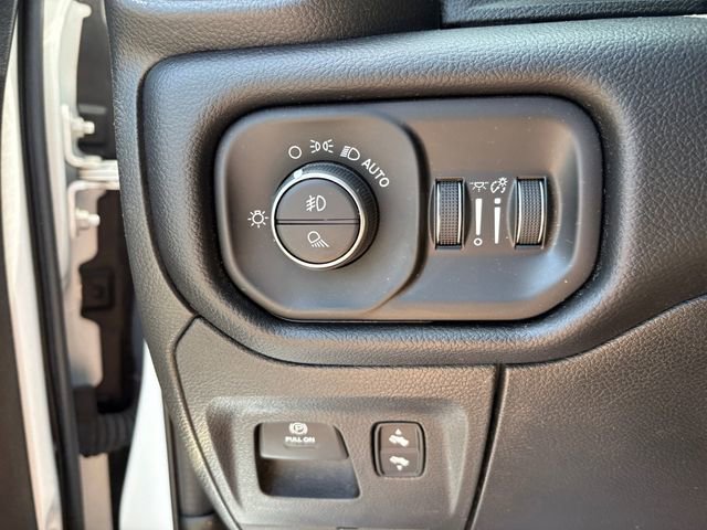 Used 2019 RAM 1500 Laramie image 28