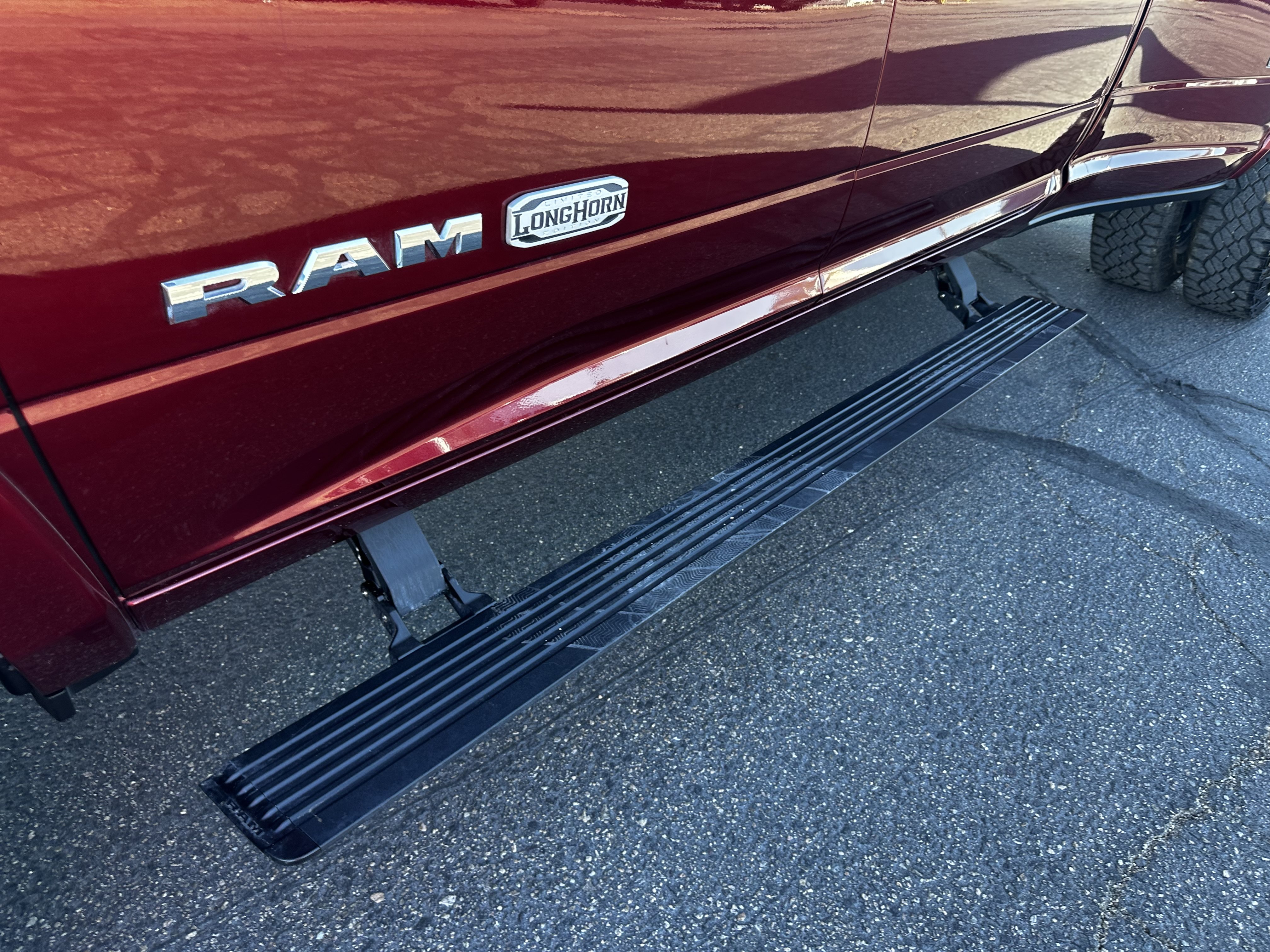 Used 2022 RAM 3500 Limited AWD/4WD image 13