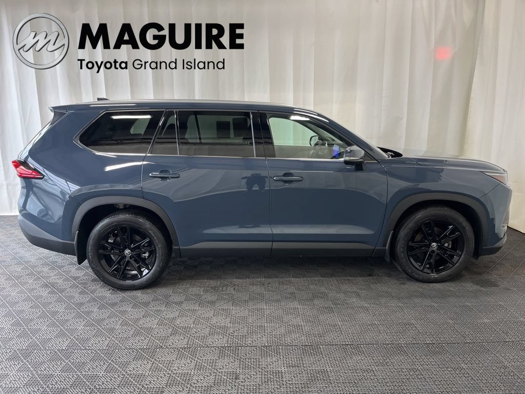Used 2024 Toyota Grand Highlander AWD image 2