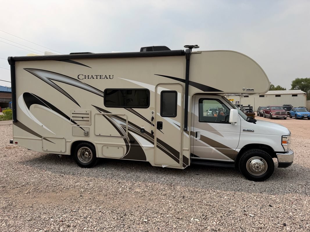 Used 2018 Ford E-350 and Econoline 350 Super Duty w/ Motorhome Prep Package RWD image 3