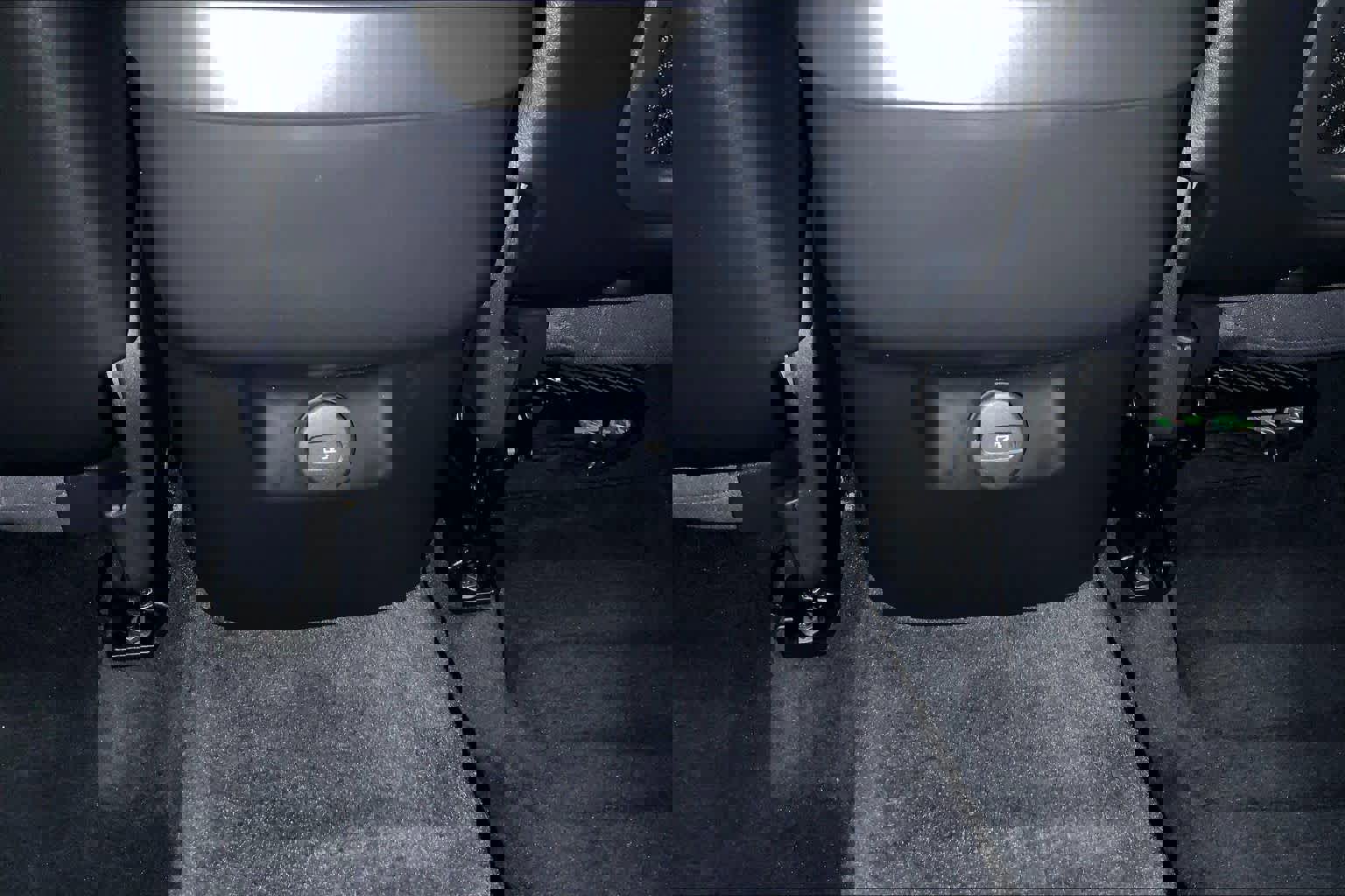 Used 2022 Volvo XC60 B5 Momentum w/ Climate Package image 34