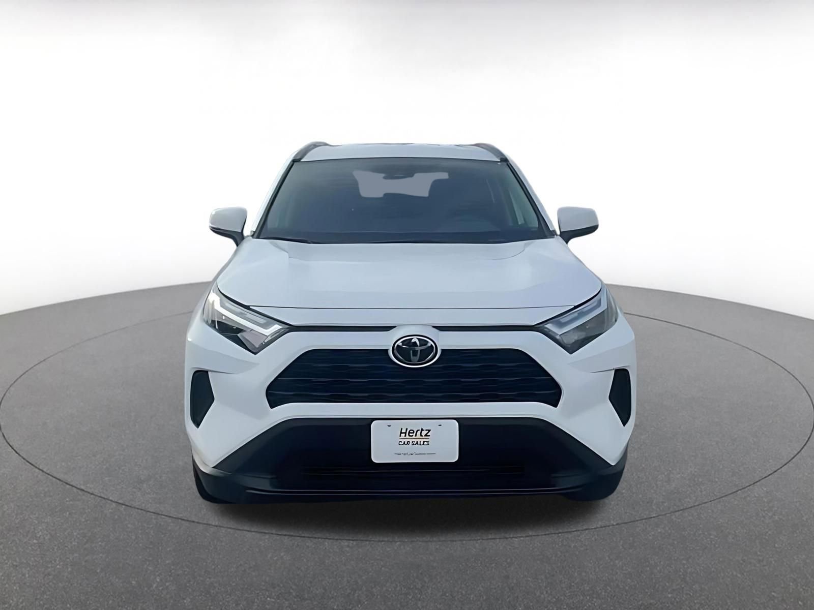 Used 2025 Toyota RAV4 XLE w/ Weather Package FWD image 4